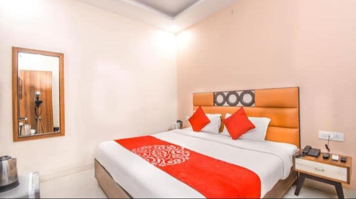 Hotel Roma Deluxe - New Delhi Railway Station 外观 照片