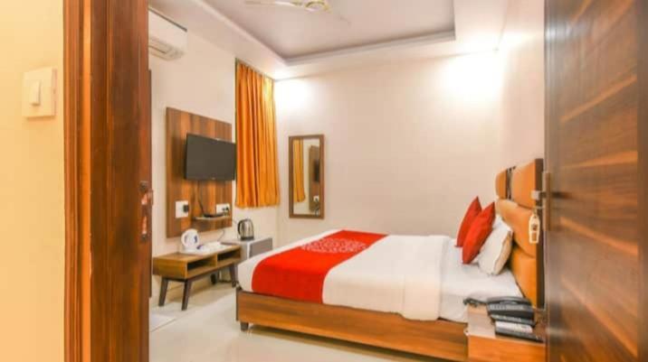 Hotel Roma Deluxe - New Delhi Railway Station 外观 照片